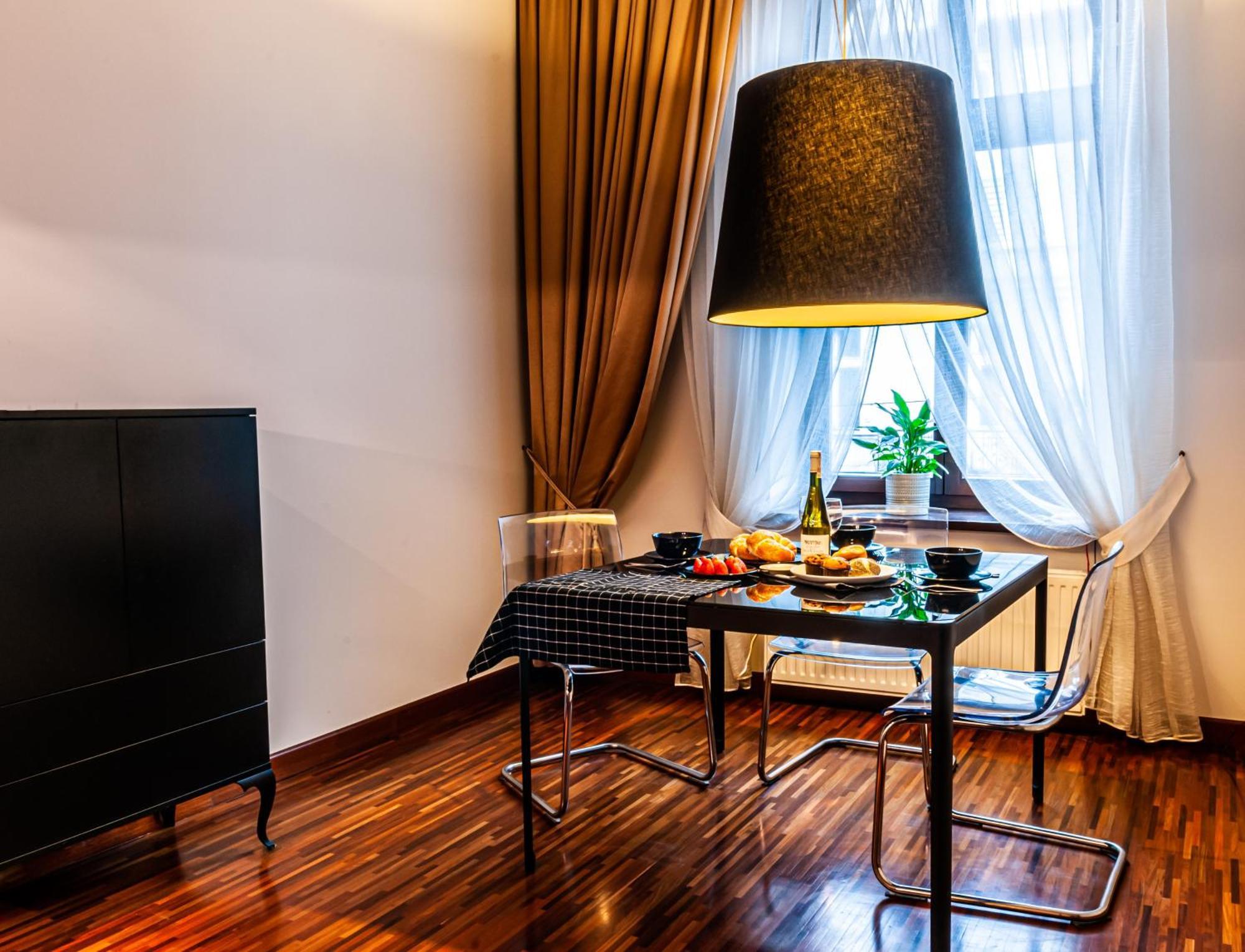 Home & Travel Łódź Dış mekan fotoğraf
